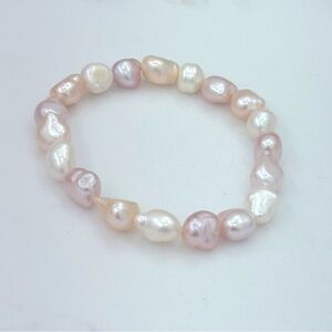 NWOT Vintage Faux Colored Pearl Bracelet/White-Pink-Peach/2.5” Diameter/Stretch